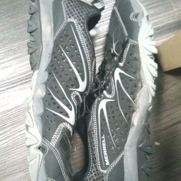 Merrill Men’s Black And Silver Hommes Hiking Shoes - Picture 3 of 3